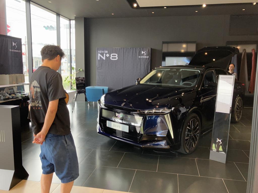 DS N°8 先行展示会　～3日(日)まで　　開催中!!　