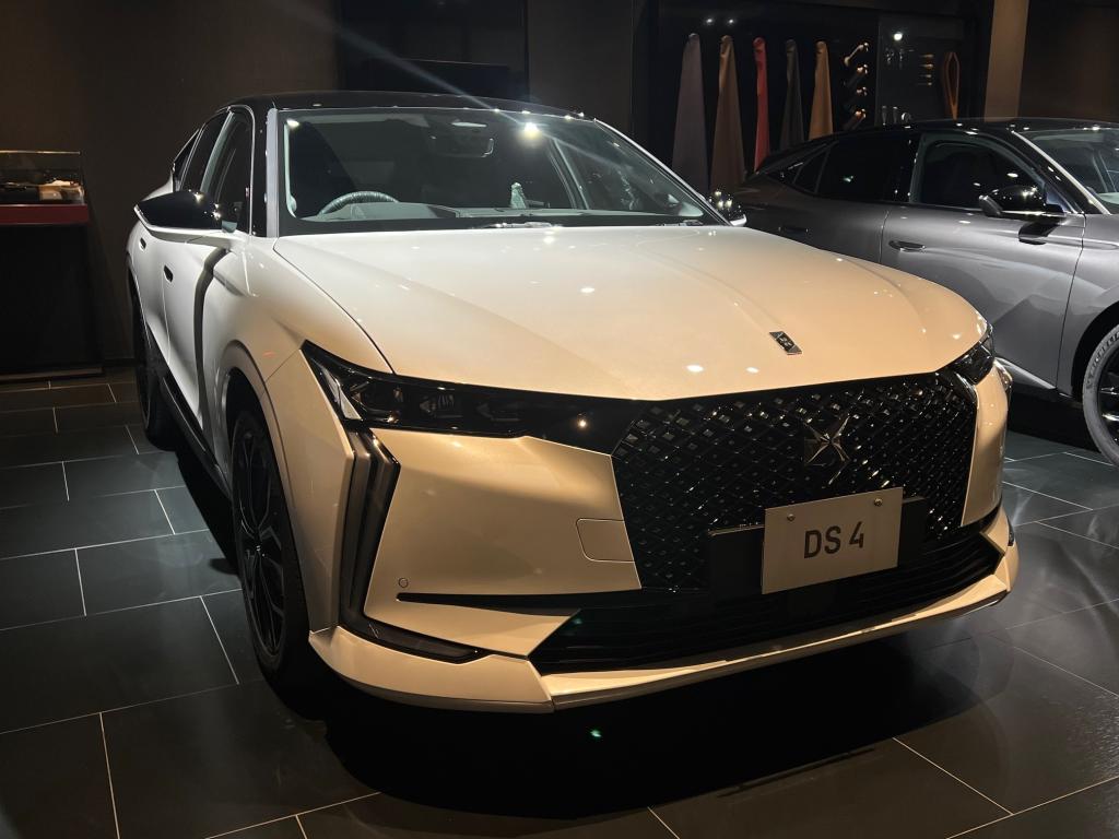 展示車入替のため。。。。。