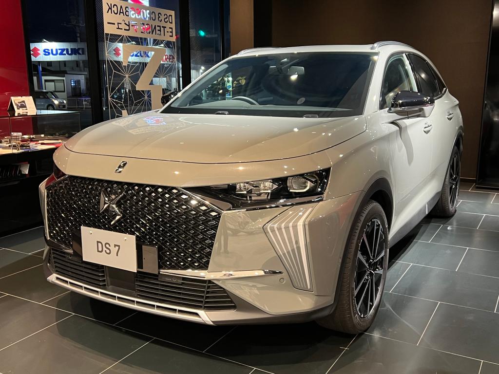 お得なDS7　展示車ございます