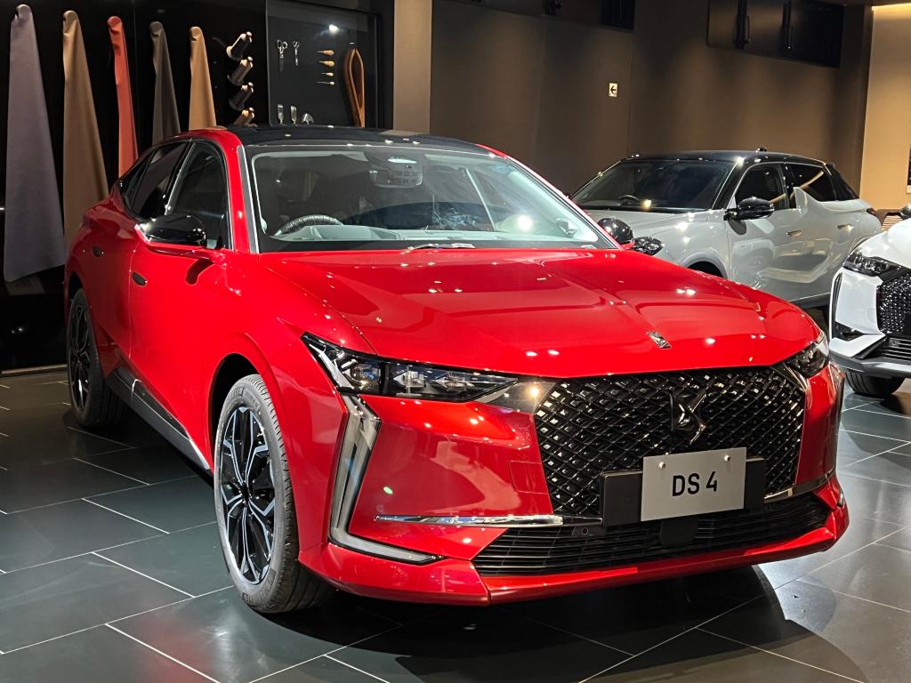 DS4限定車　展示中!!