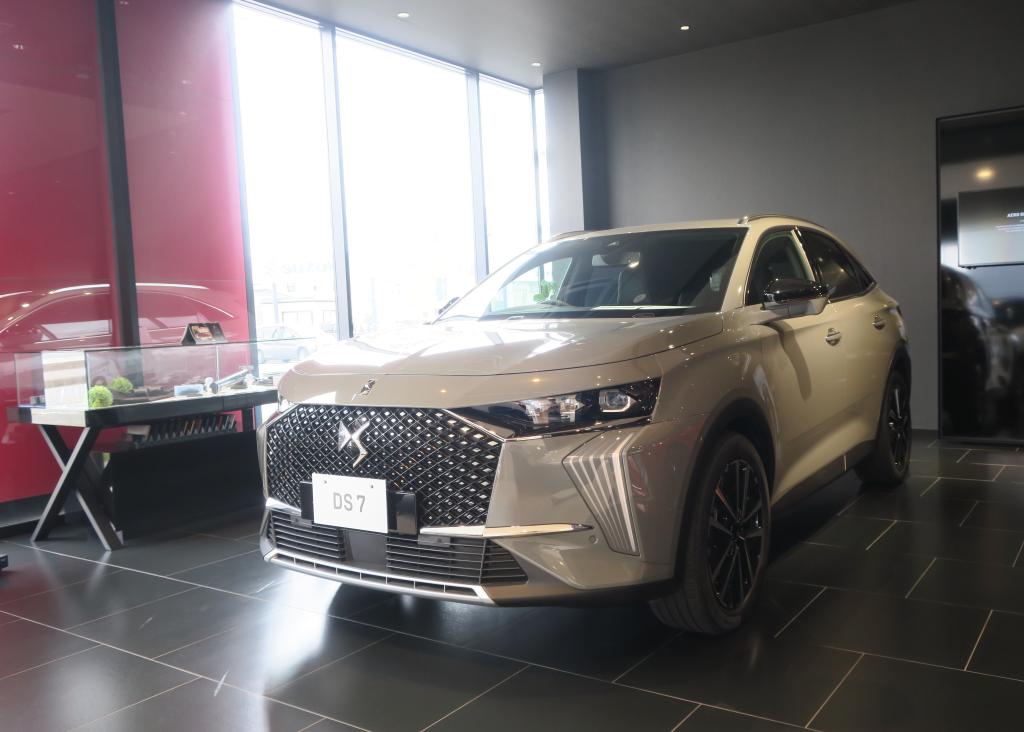 展示車 DS 7 RIVOLI E-TENSE 4x4