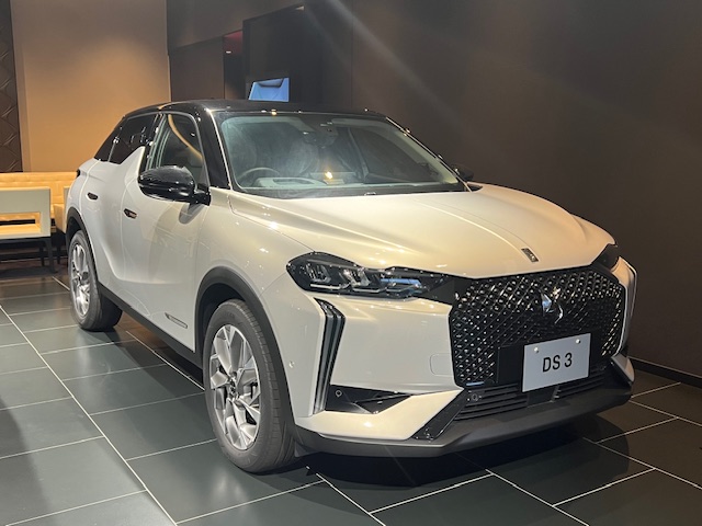 DS3  Esprit de Voyage　BlueHDI　　在庫あと僅かです