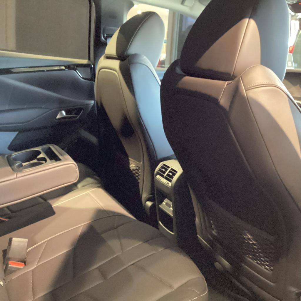華やかな特別仕様車　DS 4 ETOILE Champs Élysées