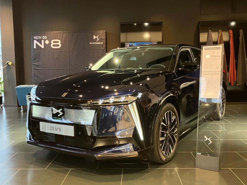DS N°8 　予約受付中!!