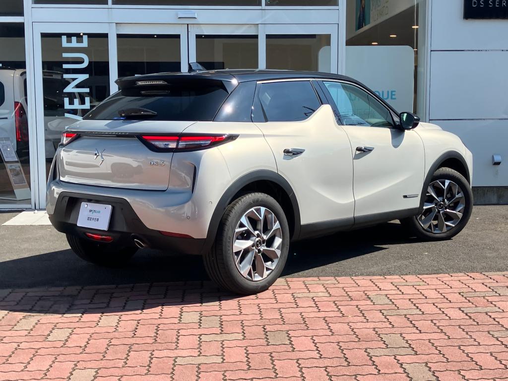 認定中古車 DS3 エスプリ ド ヴォヤージュ B.HDi　入庫しました
