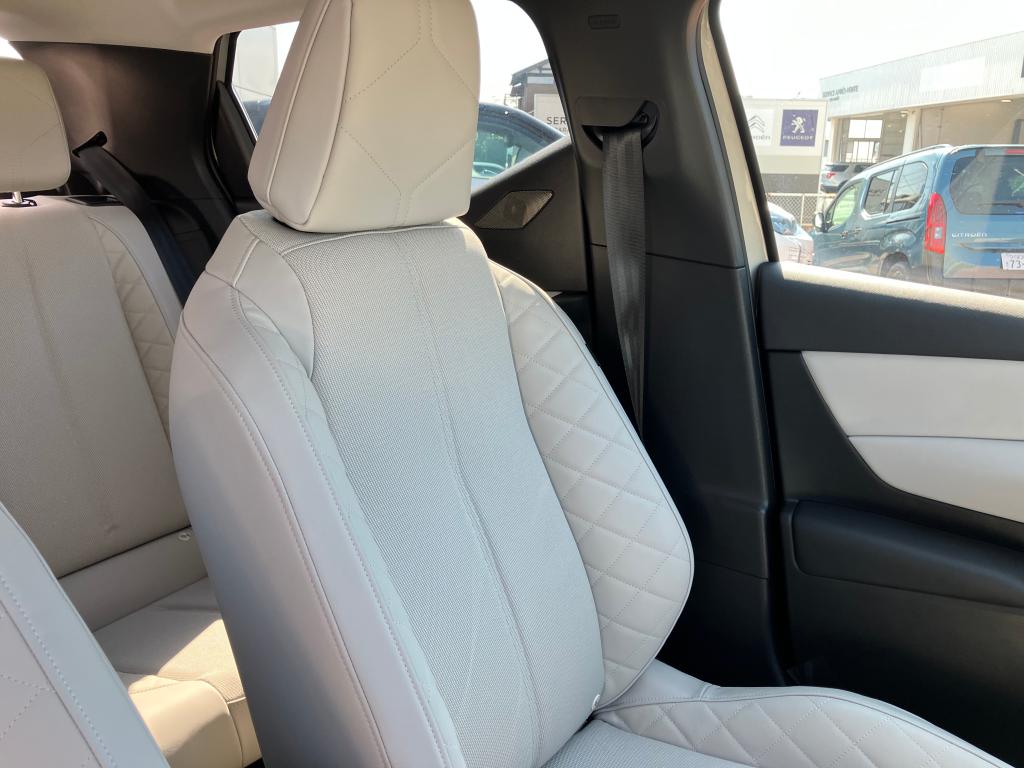 認定中古車 DS3 エスプリ ド ヴォヤージュ B.HDi　入庫しました